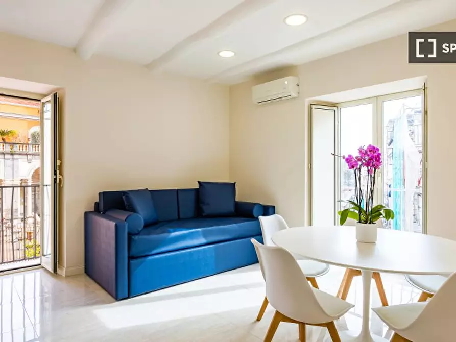 Immagine 1 di Appartamento in affitto  in Via Maddaloni a Napoli