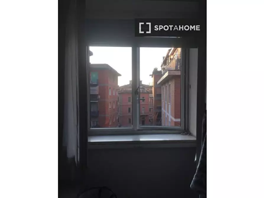 Immagine 1 di Camera condivisa in affitto  in Via Santa Croce a Bologna