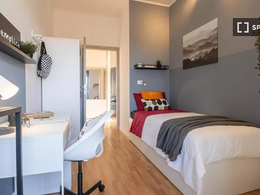 Immagine 6 di Camera condivisa in affitto  in Via Piobesi n. a Torino