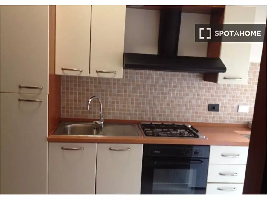 Immagine 5 di Appartamento in affitto  in Viale delle Repubbliche Marinare, 93 a Roma