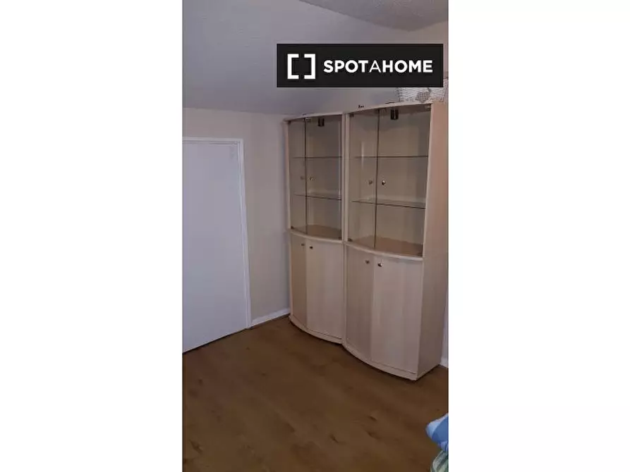 Immagine 6 di Camera condivisa in affitto  in Lorne Walk a 