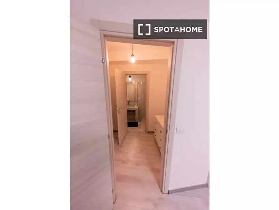 Immagine 4 di Camera condivisa in affitto  in Via Claudia a Milano