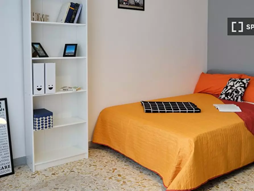 Immagine 3 di Camera condivisa in affitto  in Via Terracina n. fab. A - sc. H int. 27 a Napoli