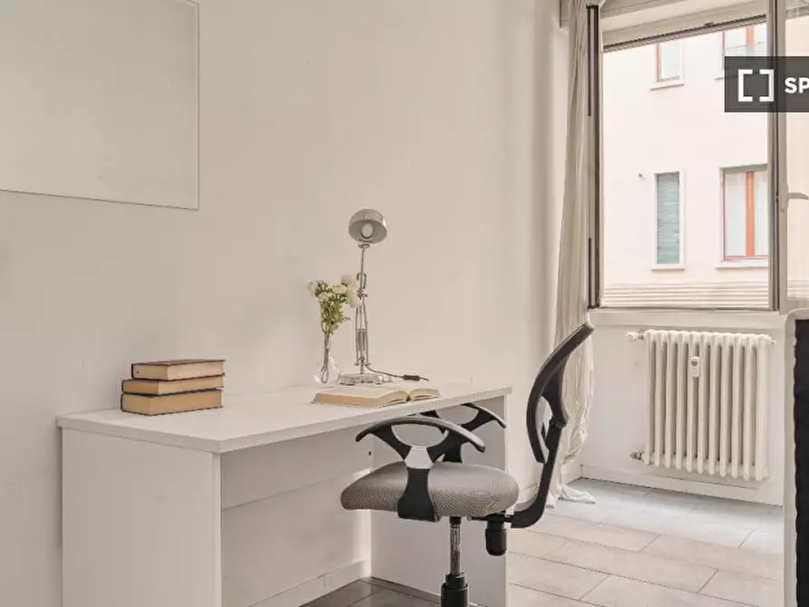 Immagine 3 di Camera condivisa in affitto  in Via Felice Casati a Milano