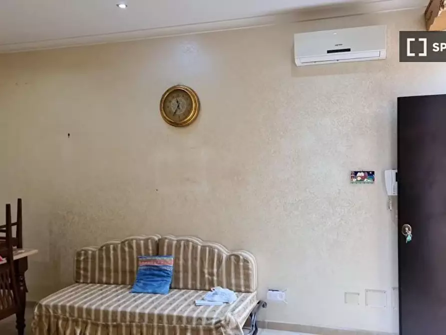 Immagine 15 di Camera condivisa in affitto  in Via Luigi Settembrini a Napoli