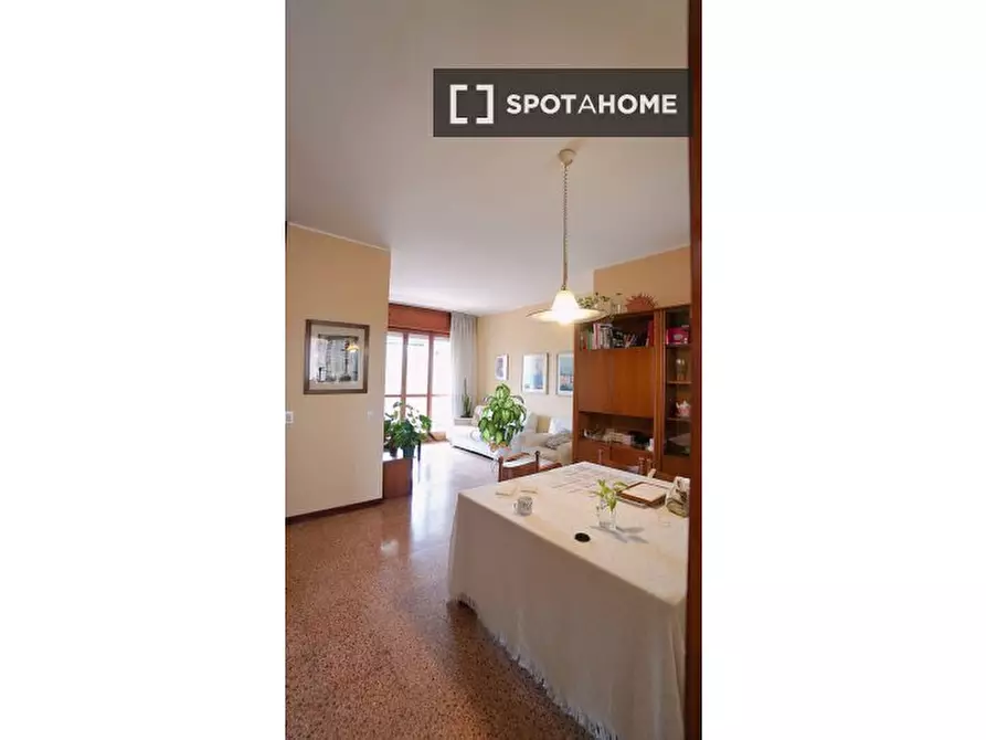 Immagine 6 di Camera condivisa in affitto  in Via Postumia a Milano