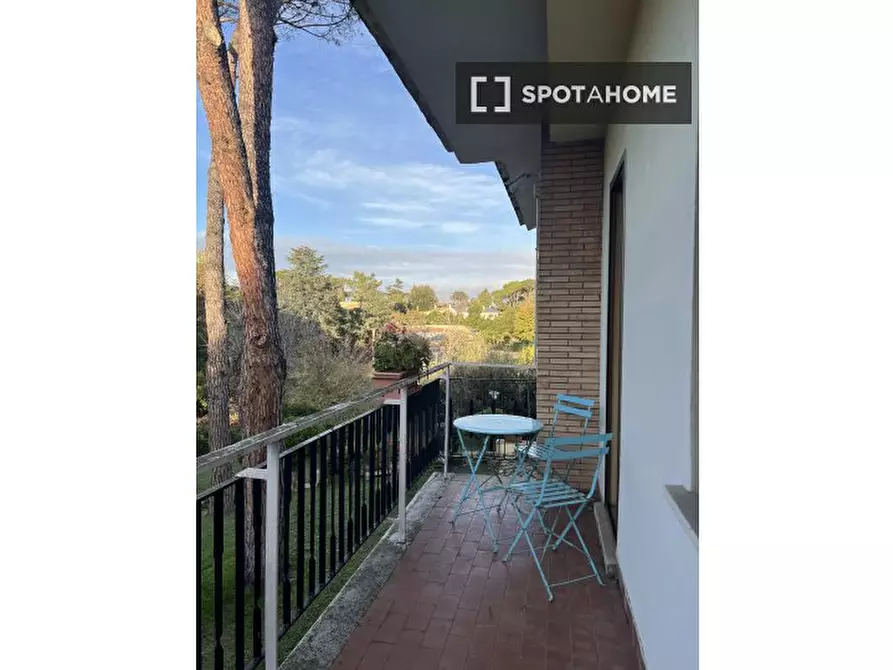 Immagine 5 di Camera condivisa in affitto  in Via Leonardo Fibonacci a Roma