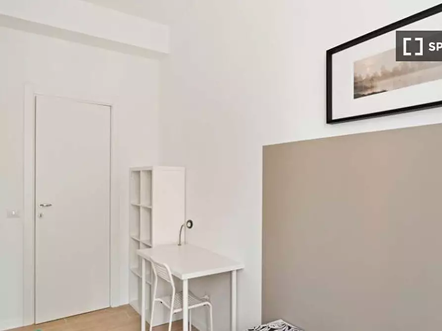 Immagine 4 di Camera condivisa in affitto  in Viale Legioni Romane a Milano