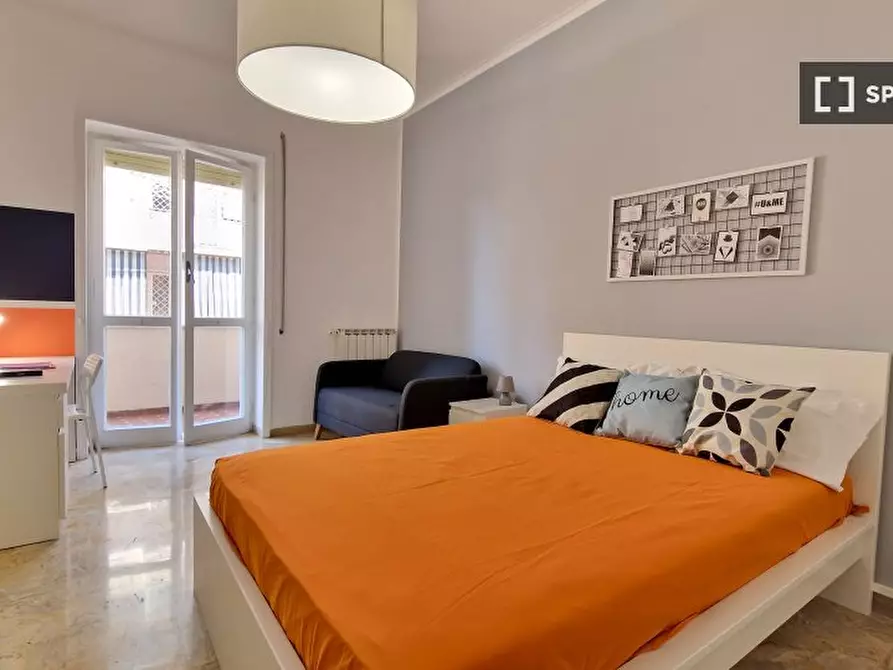 Immagine 2 di Camera condivisa in affitto  in Lungotevere di Pietra Papa a Roma