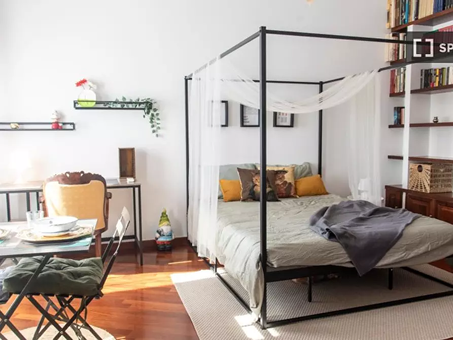 Immagine 1 di Camera condivisa in affitto  in Via Mario Musco a Roma