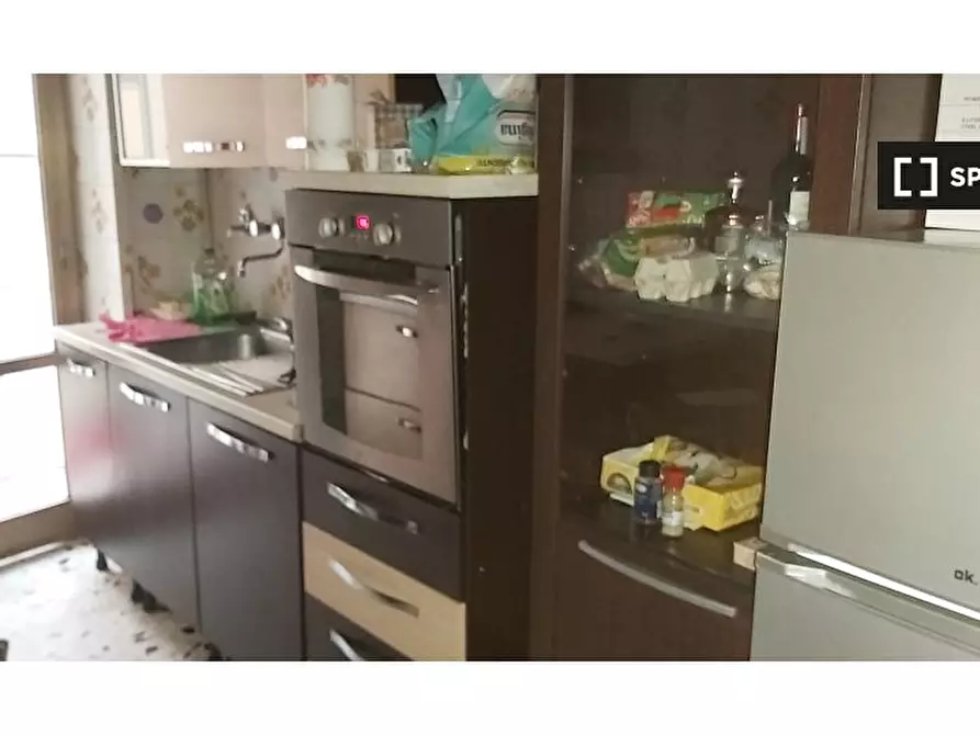 Immagine 7 di Camera condivisa in affitto  in Via Altavilla Irpina a Roma