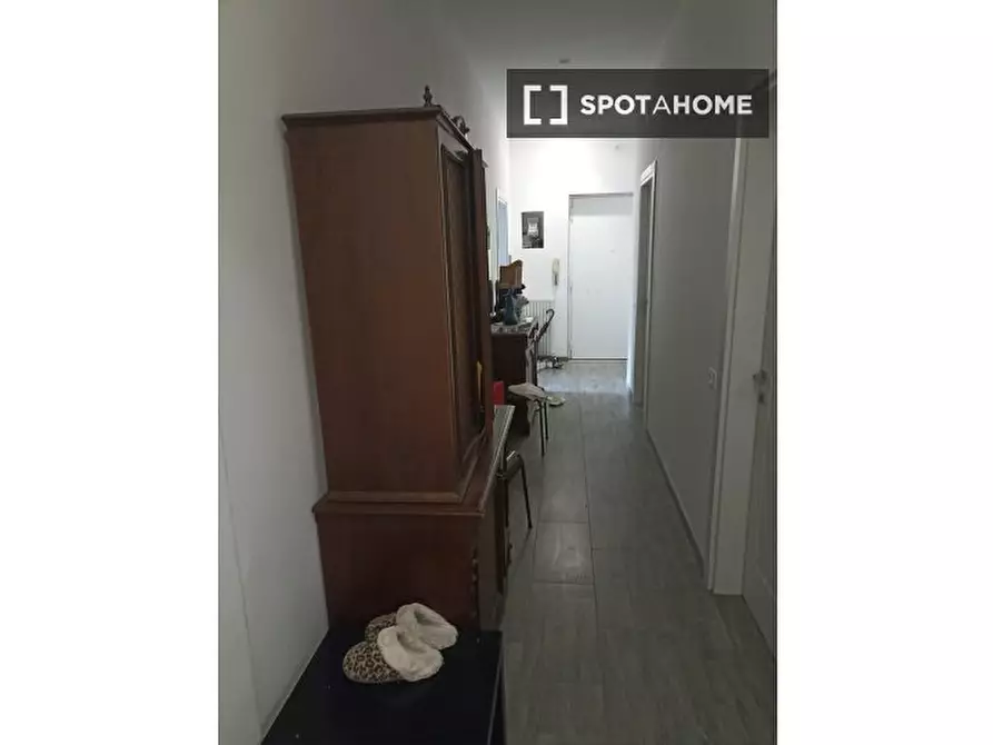 Immagine 5 di Camera condivisa in affitto  in Via Agrigento a Roma