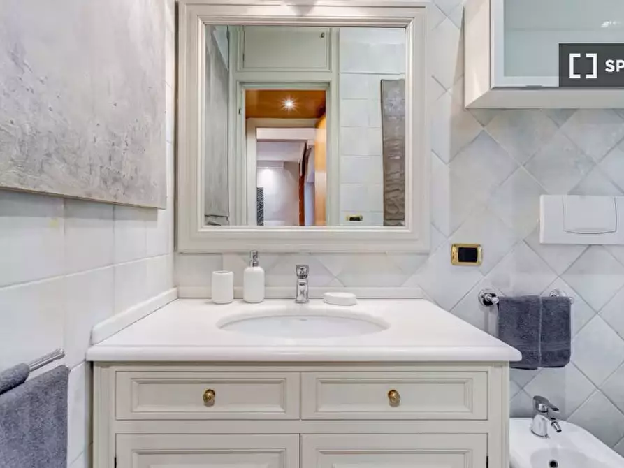 Immagine 11 di Appartamento in affitto  in Via dei Savorelli a Roma