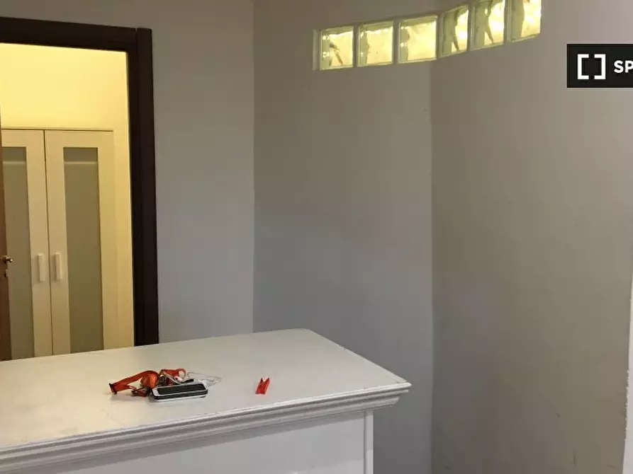 Immagine 3 di Camera condivisa in affitto  in Via Mario Gigante a Napoli