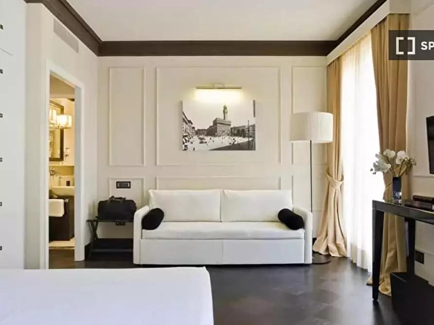 Immagine 17 di Camera condivisa in affitto  in Via dei Brunelleschi a Firenze