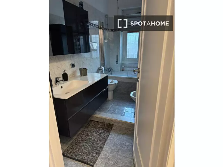 Immagine 15 di Camera condivisa in affitto  in Via Domenico Oliva a Roma