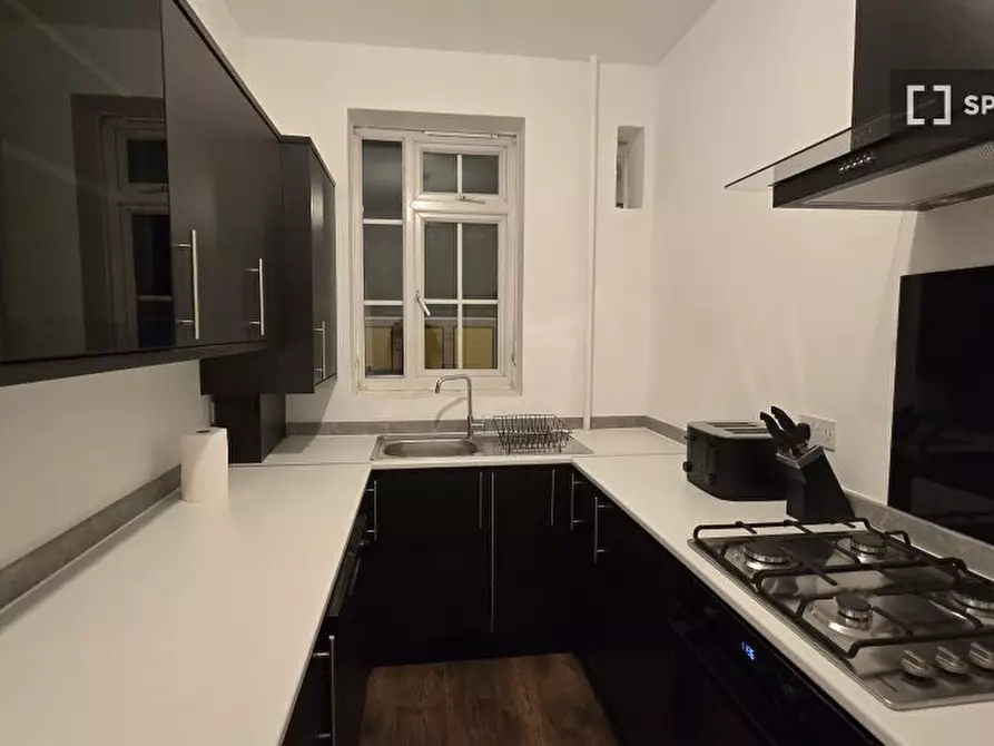 Immagine 6 di Appartamento in affitto  in Sheaveshill Avenue a Brent