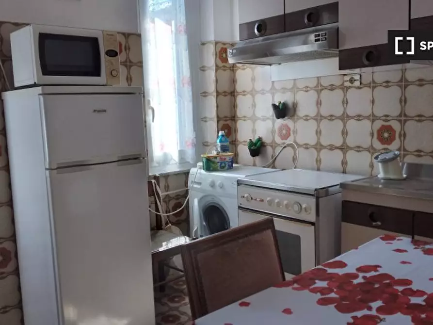 Immagine 4 di Camera condivisa in affitto  in Via Milazzo a Roma