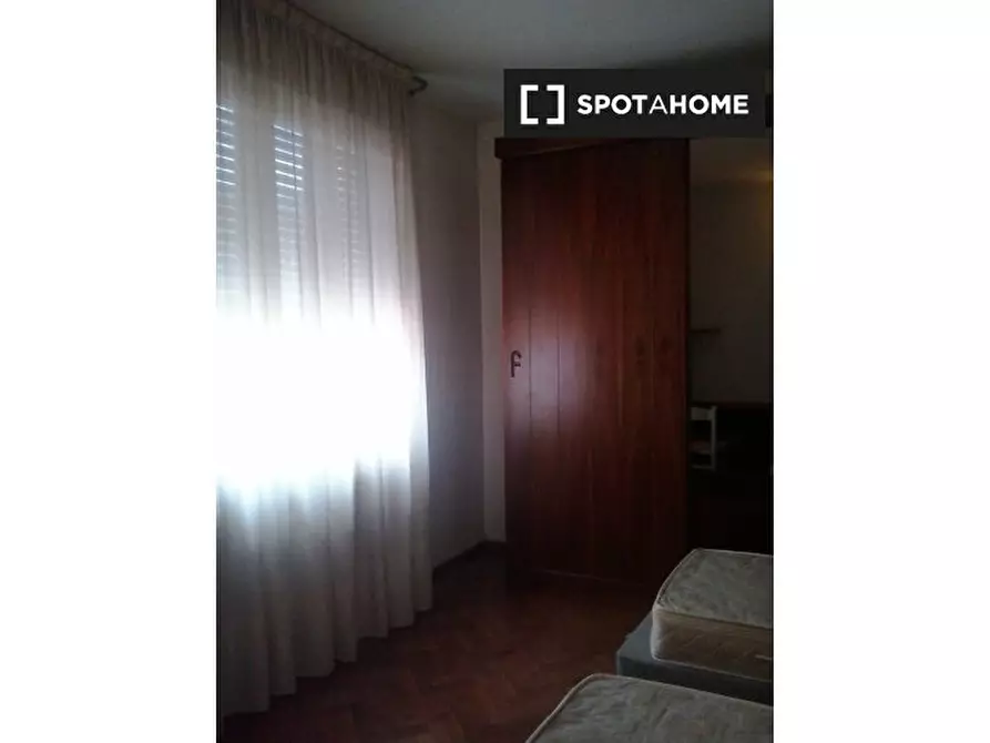 Immagine 2 di Camera condivisa in affitto  in Via Castelbarco a Trento