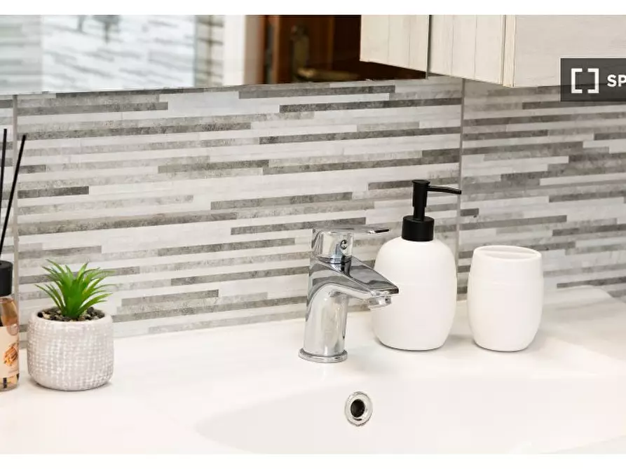 Immagine 5 di Appartamento in affitto  in Via Alessandria a Roma