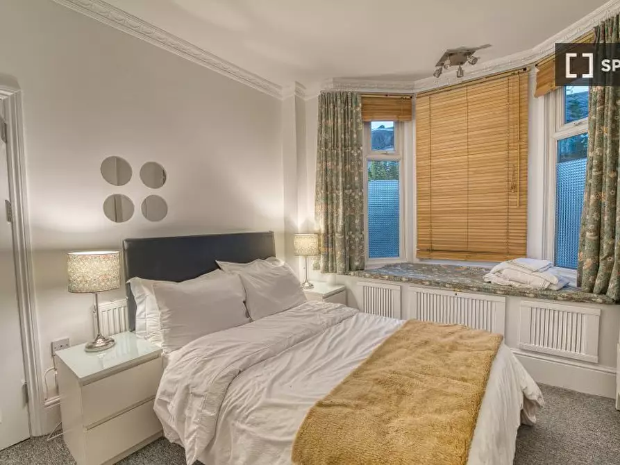 Immagine 14 di Appartamento in affitto  in Spruce Hills Rd a Walthamstow