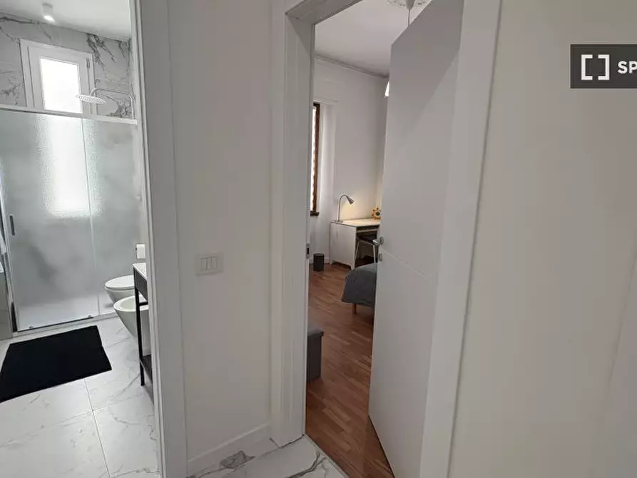 Immagine 16 di Camera condivisa in affitto  in Via Cassia a Firenze