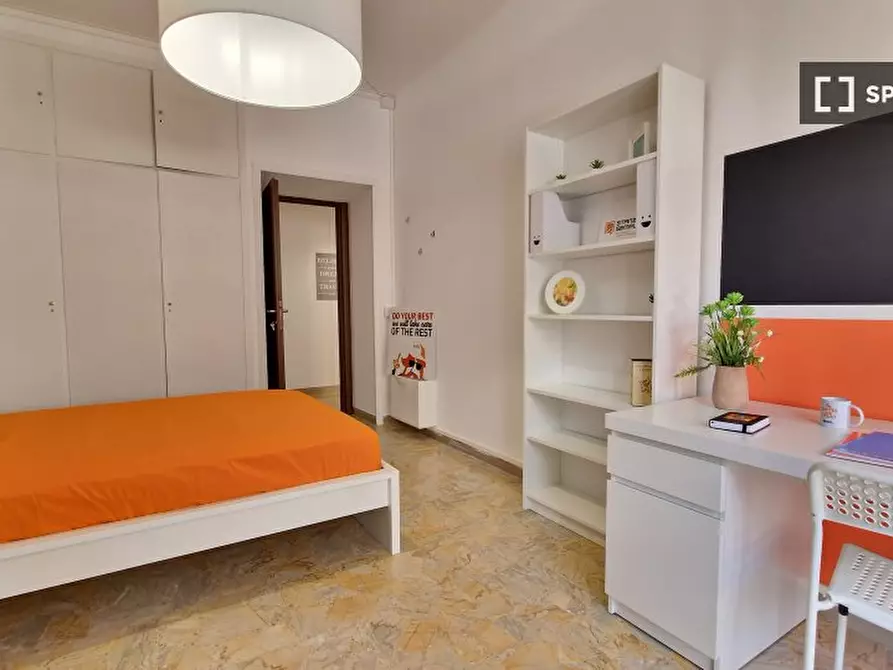 Immagine 3 di Camera condivisa in affitto  in Lungotevere di Pietra Papa a Roma