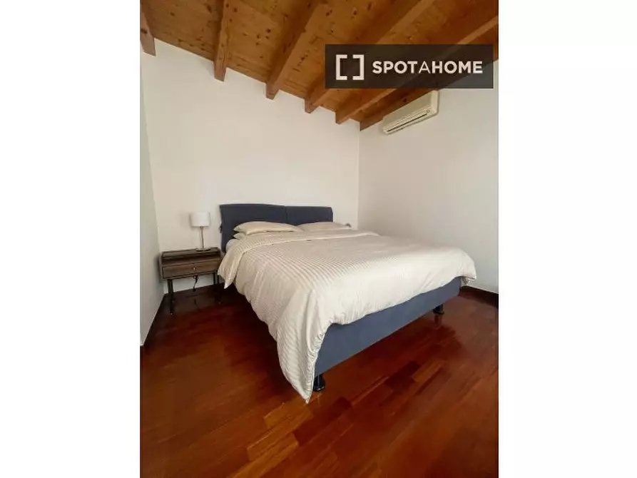Immagine 18 di Appartamento in affitto  in Alzaia Naviglio Grande a Milano
