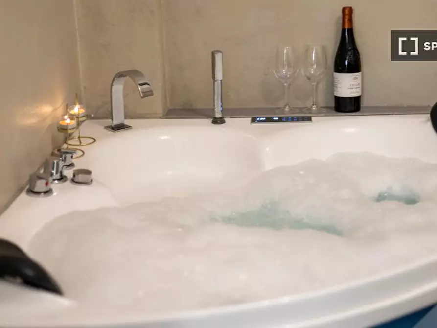 Immagine 9 di Appartamento in affitto  in Via S. Carlo a Bologna