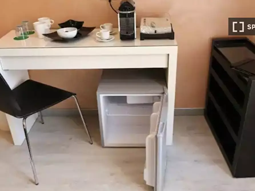 Immagine 4 di Camera condivisa in affitto  in Viale Carlo Felice a Roma