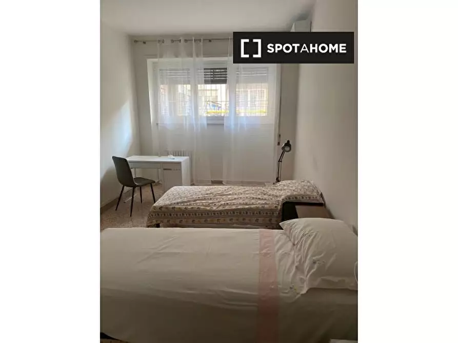 Immagine 5 di Camera condivisa in affitto  in Via Cipro a Roma