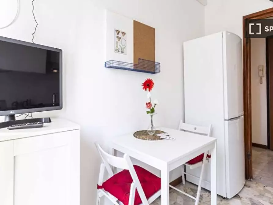 Immagine 15 di Camera condivisa in affitto  in VIALE LUCANIA a Milano