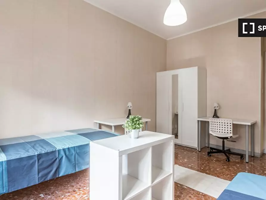 Immagine 7 di Camera condivisa in affitto  in Via Statilio Ottato a Roma