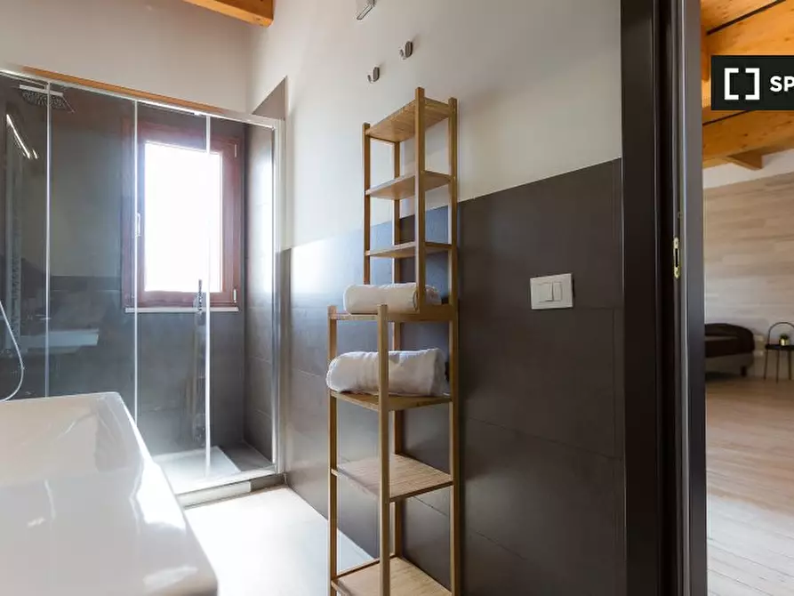 Immagine 8 di Ufficio in affitto  in Via di Acqua Bullicante a Roma