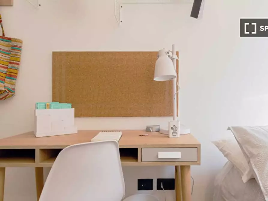 Immagine 5 di Camera condivisa in affitto  in Via Padova a Torino