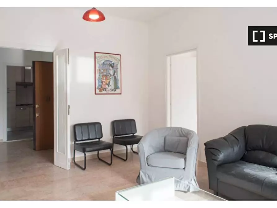 Immagine 6 di Camera condivisa in affitto  in Via Luca Valerio a Roma