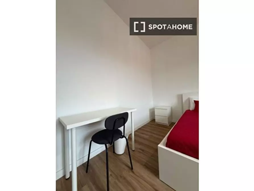 Immagine 1 di Camera condivisa in affitto  in Piazza di S. Jacopino a Firenze