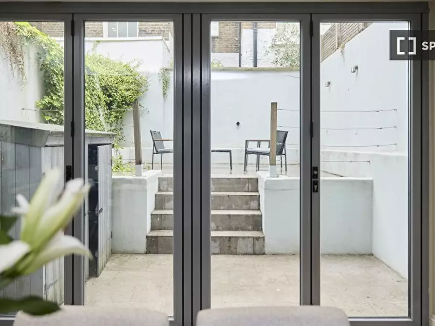 Immagine 13 di Appartamento in affitto  in Langton St a Kensington