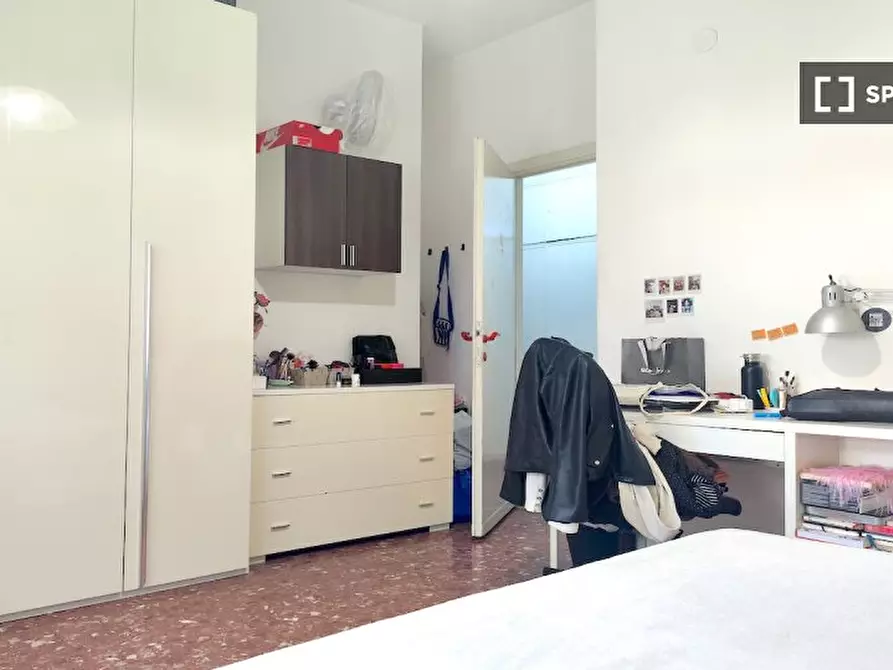 Immagine 3 di Camera condivisa in affitto  in Viale Egeo, 00144 Roma RM, Italy a Roma