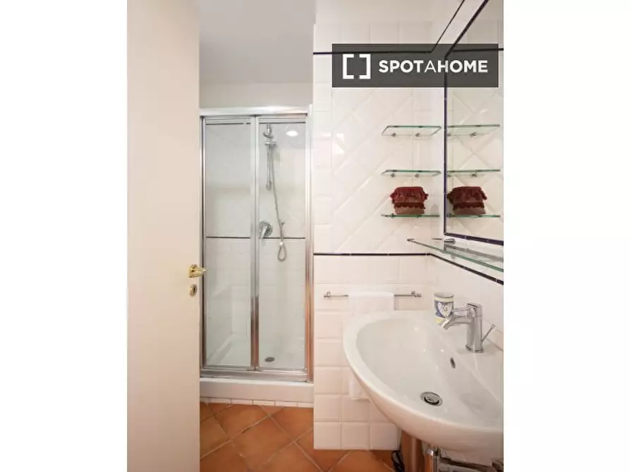 Immagine 11 di Appartamento in affitto  in Via Cavour a Roma