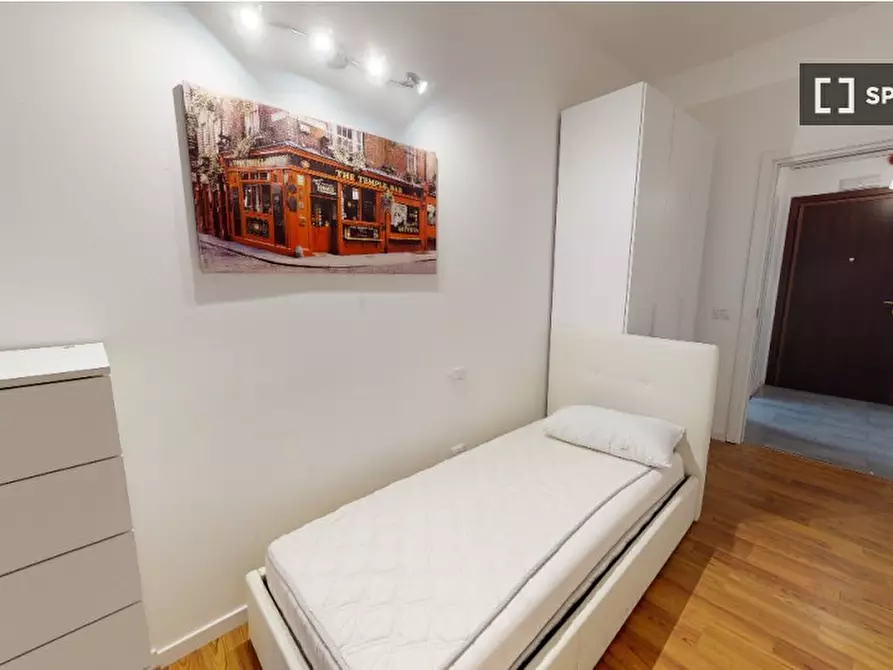 Immagine 2 di Camera condivisa in affitto  in Via Felice Casati a Milano