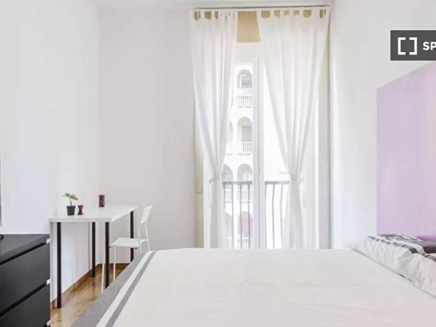 Immagine 2 di Camera condivisa in affitto  in Viale Tunisia a Milano