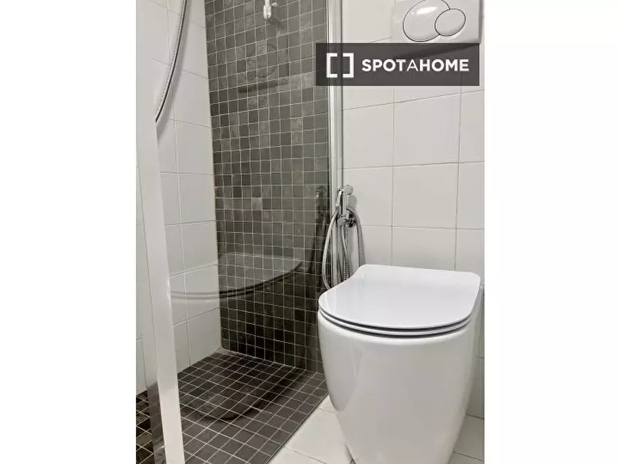 Immagine 2 di Ufficio in affitto  in Via della Vetrina a Roma