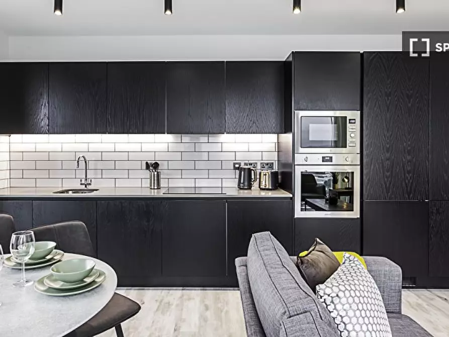 Immagine 5 di Appartamento in affitto  in Icon Tower a Ealing