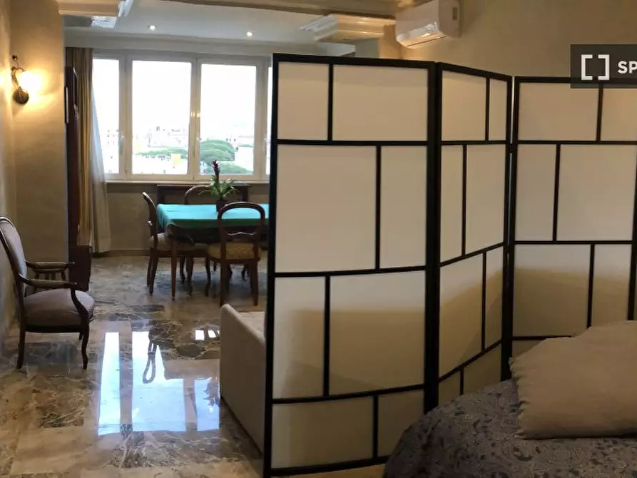 Immagine 3 di Camera condivisa in affitto  in Via Cipro a Roma