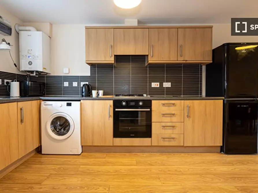 Immagine 4 di Appartamento in affitto  in Hatchley St a Manchester
