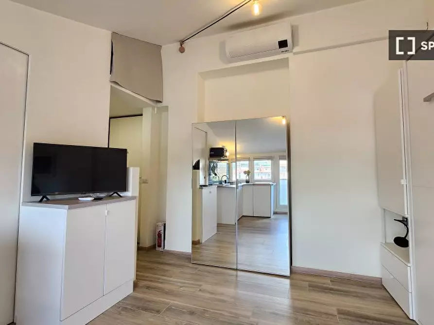 Immagine 4 di Ufficio in affitto  in Via Gallura a Milano