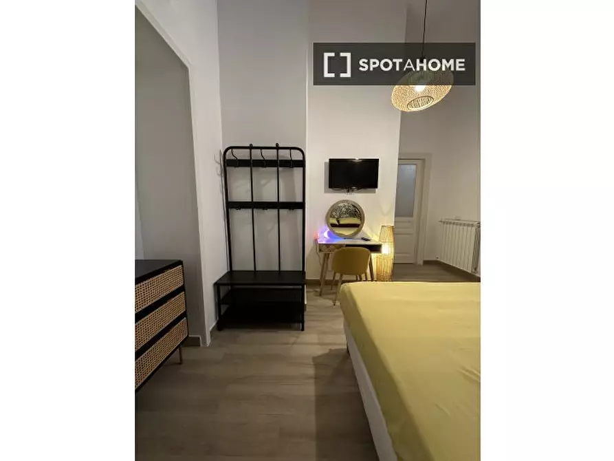 Immagine 2 di Camera condivisa in affitto  in Via Pandolfo Collenuccio a Napoli
