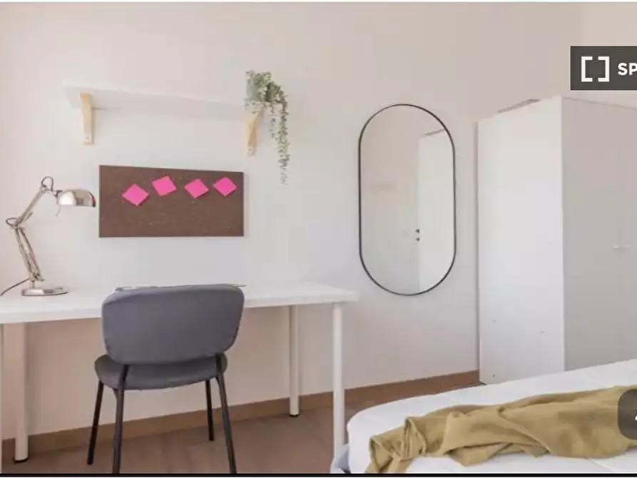 Immagine 4 di Camera condivisa in affitto  in Via Baldo degli Ubaldi a Roma