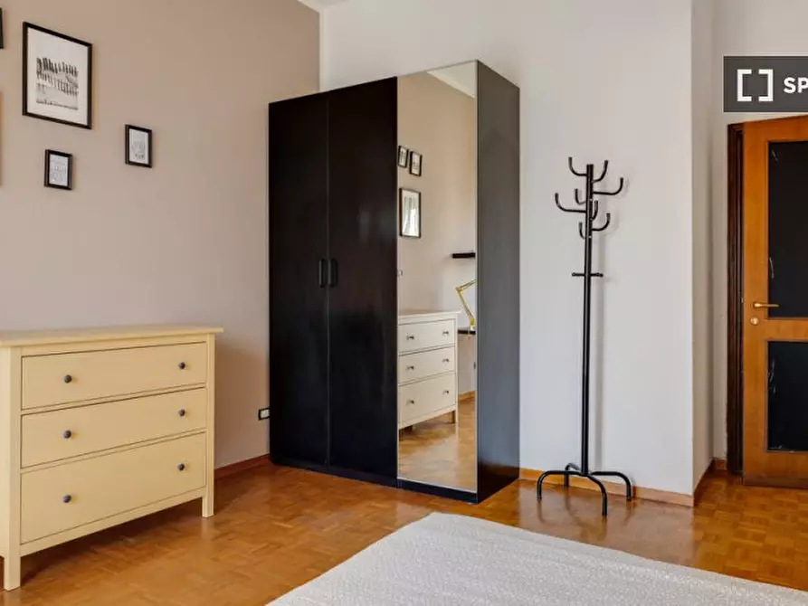 Immagine 5 di Camera condivisa in affitto  in Via Curtatone a Milano